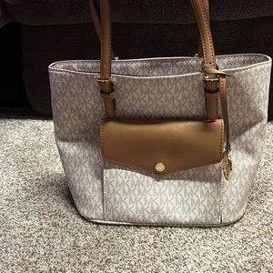 Michael Kors vanilla jet set tote. Very gently used